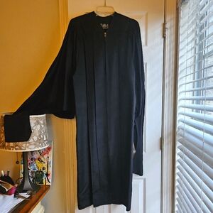 R. M. HENDRICK Graduation Robe: Nearly Vintage. Appropriate for Masters Degree